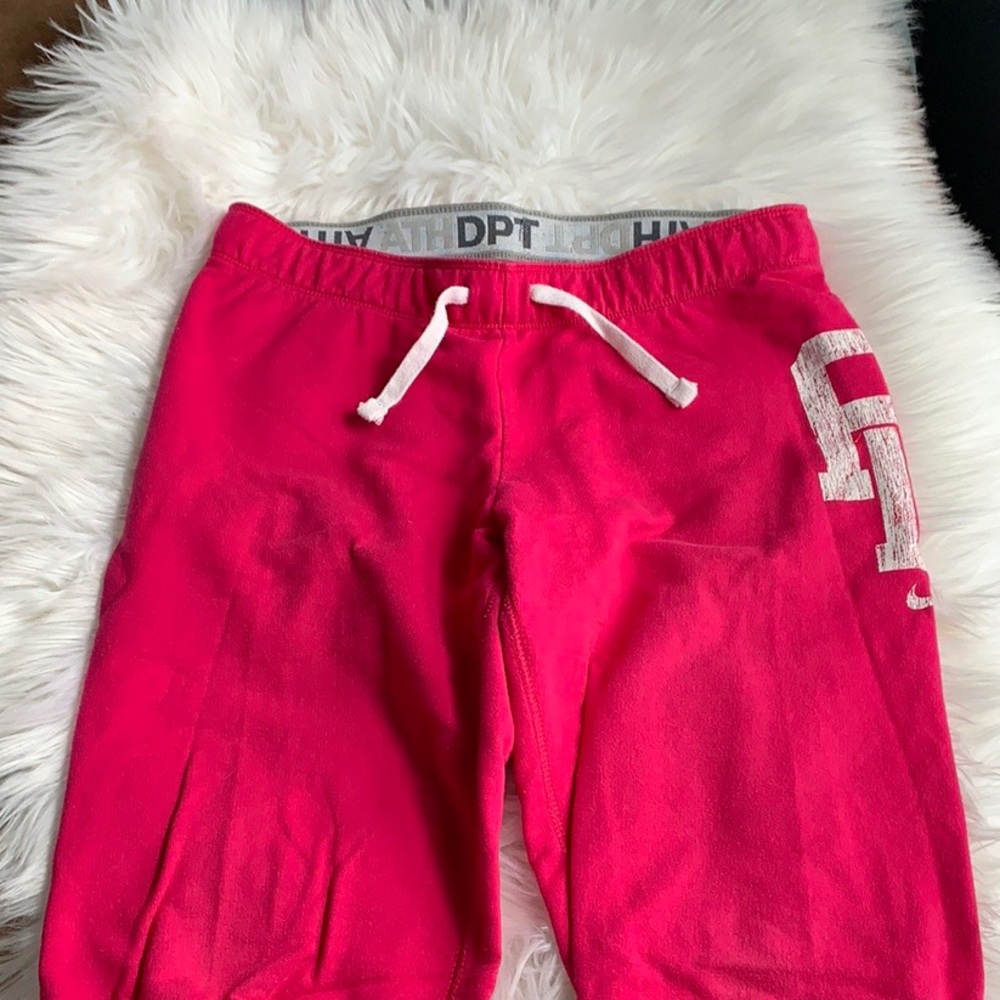 NIKE hot pink capris! 💗
